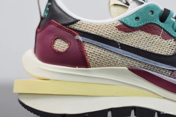   Red Vaporwaffle Green sacai Villain Neptune DD3035-200 Nike 0711